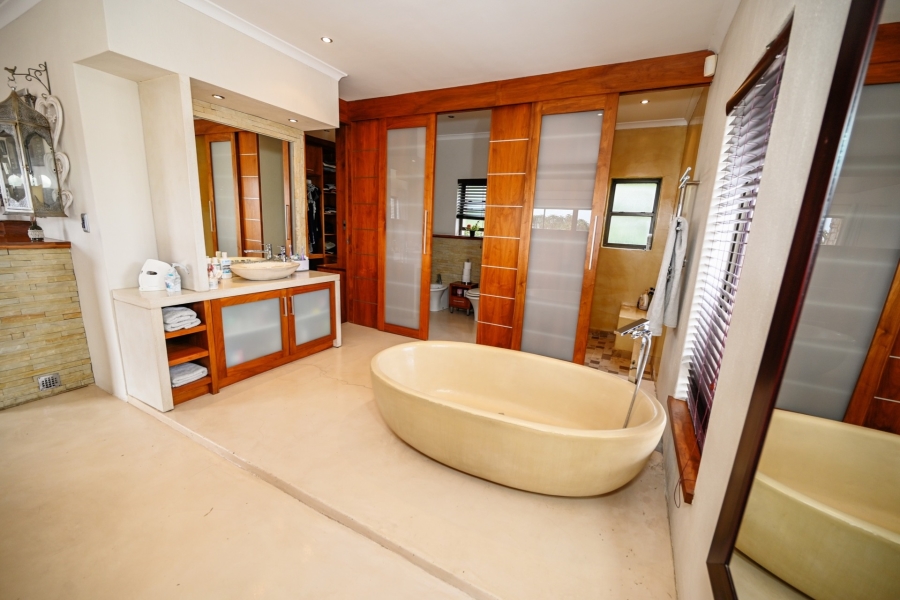 5 Bedroom Property for Sale in Vierlanden Western Cape